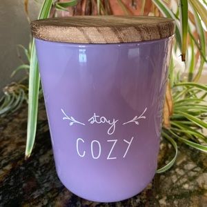 DW home hand-poured candle in “fresh fig”